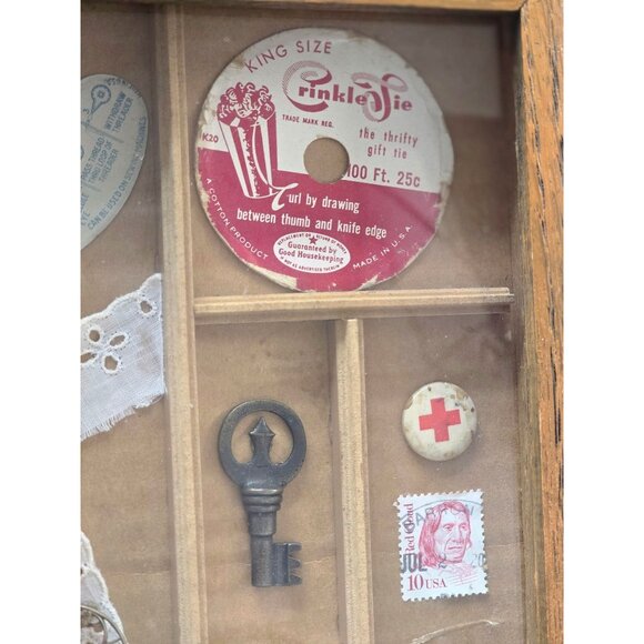 Vintage Shadow Box With Rustic Memorabilia Including Lace Key Button Sewing Noti - Picture 5 of 14